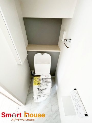相模原市緑区東橋本　新築全12棟のトイレ|節水型でエコなトイレには今では当たり前のウォシュレット付き。換気機能も着いているので常に快適ですね♪