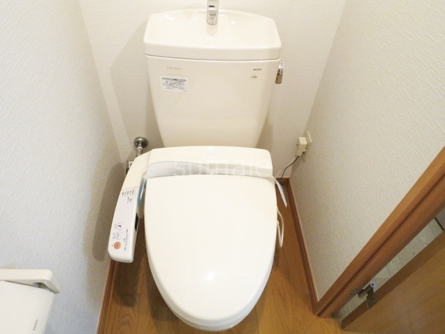 エスパースリュミエール赤羽西が丘のトイレ|温水洗浄機能付きトイレです