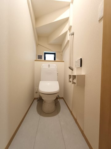 三郷市　東町　新築戸建　　全1棟のトイレ|コンパクトで使いやすいトイレです