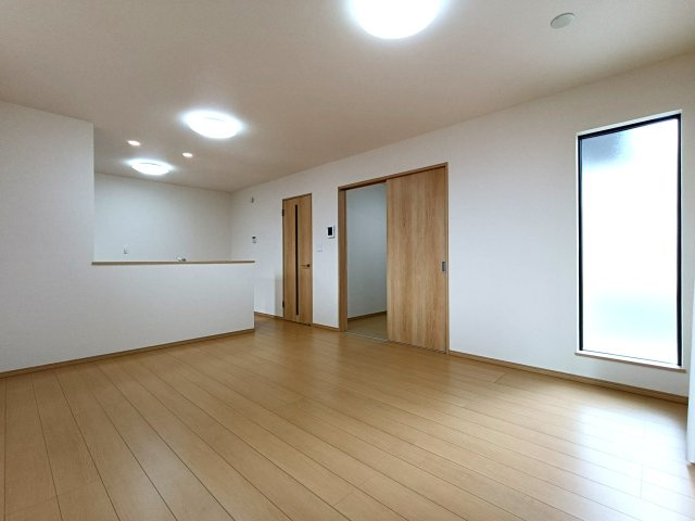 三郷市　東町　新築戸建　　全1棟の居間・リビング|リビングです