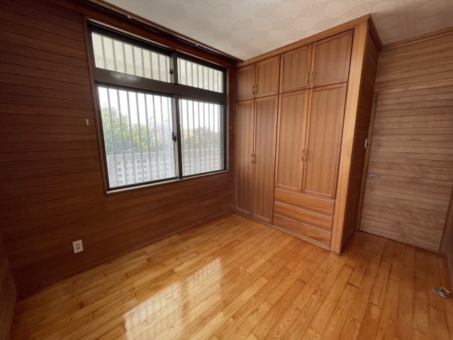 宜野湾１丁目　戸建ての洋室