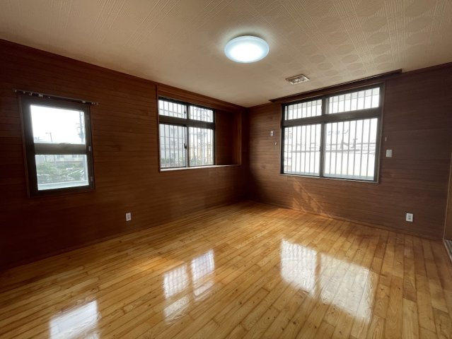 宜野湾１丁目　戸建ての洋室