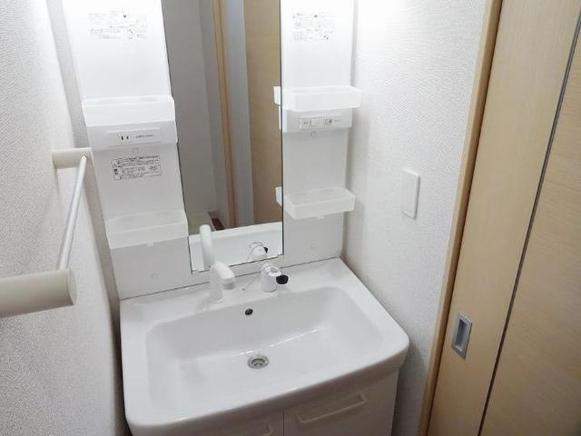 チヨ　タウンＢの独立洗面台|洗面所