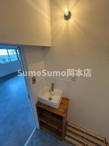山御影マンションＡ棟の洗面所|コンパクトで使いやすい洗面所