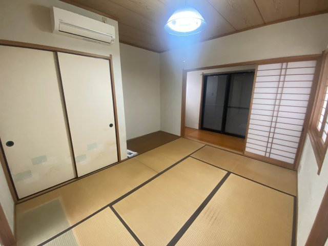 【和室】 | 北区⿓⽥5丁⽬ | ☆6.0帖和室その１☆押入・床の間付き！☆広縁もあります！☆