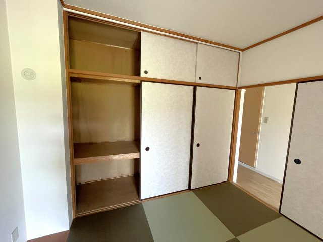 双葉八幡原コーポの収納