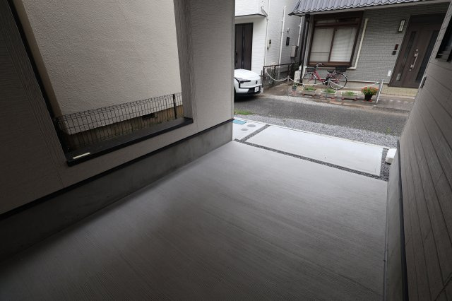 《仲介手数料無料》南区大谷場２丁目5-26新築一戸建てティアラの駐車場