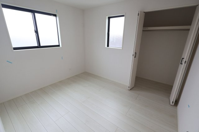 《仲介手数料無料》南区大谷場２丁目5-26新築一戸建てティアラの洋室|3階 5.25帖
