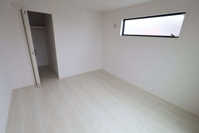 《仲介手数料無料》南区大谷場２丁目5-26新築一戸建てティアラの洋室|3階 7帖