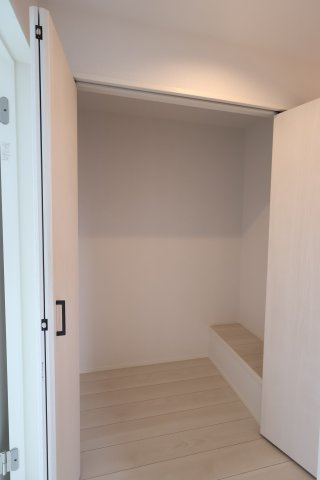 《仲介手数料無料》南区大谷場２丁目5-26新築一戸建てティアラの収納