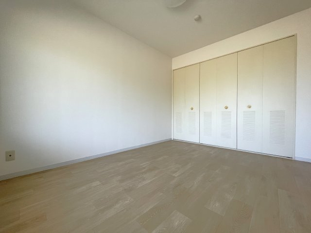 双葉八幡原コーポの洋室