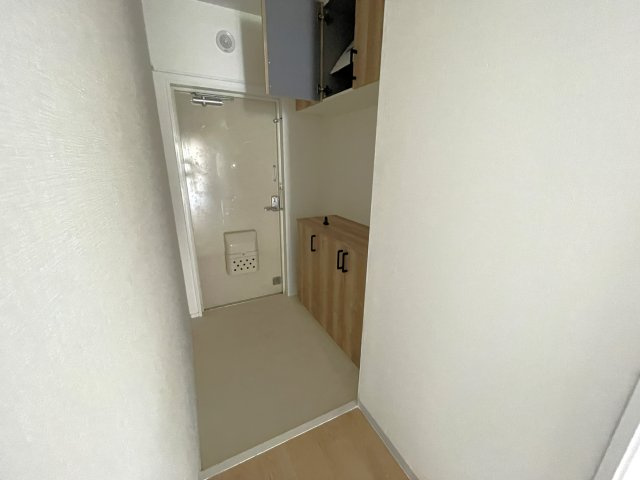 双葉八幡原コーポの玄関
