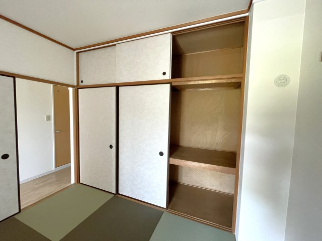 双葉八幡原コーポの収納