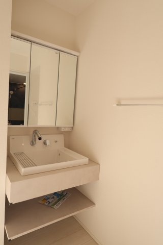 《仲介手数料無料》大宮区寿能町２丁目93新築一戸建てリナージュの独立洗面台