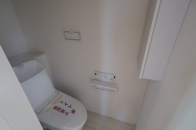 《仲介手数料無料》大宮区寿能町２丁目93新築一戸建てリナージュのトイレ