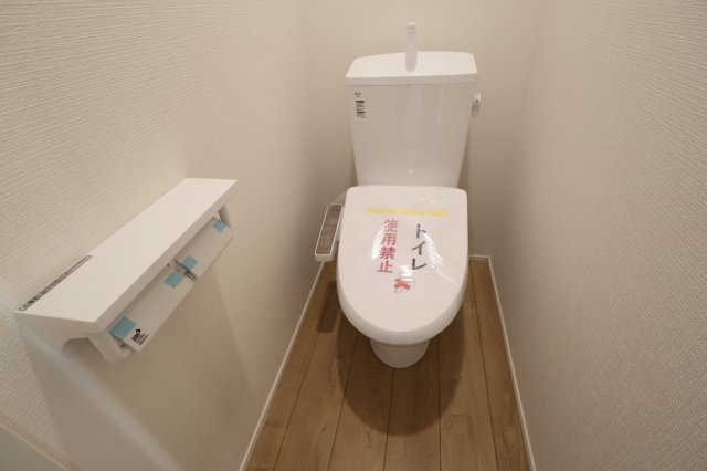 《仲介手数料無料》大宮区寿能町２丁目93新築一戸建てリナージュのトイレ|1階