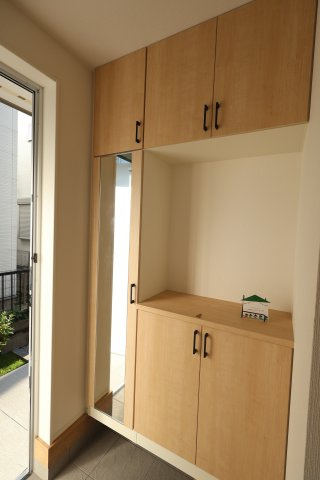 《仲介手数料無料》大宮区寿能町２丁目93新築一戸建てリナージュの玄関