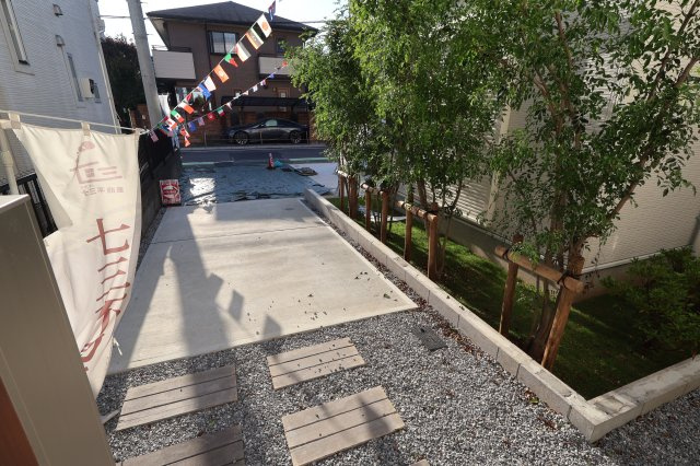 《仲介手数料無料》大宮区寿能町２丁目93新築一戸建てリナージュの駐車場