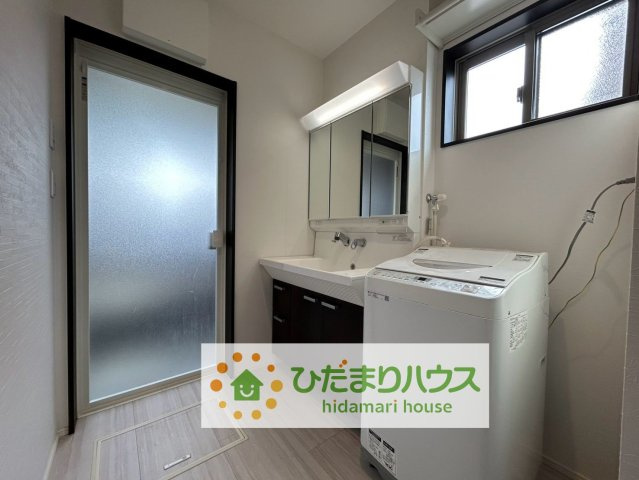 久喜市鷲宮６丁目　中古一戸建ての独立洗面台