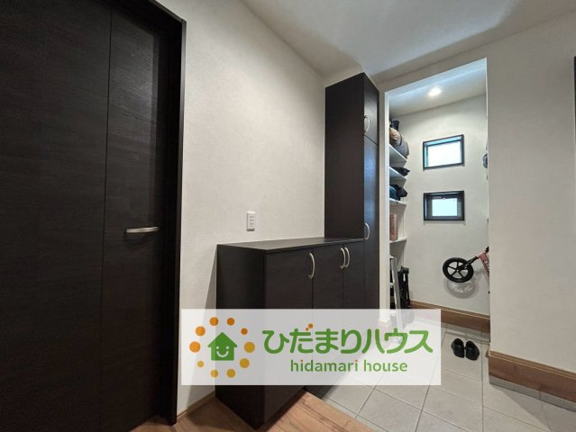 久喜市鷲宮６丁目　中古一戸建ての玄関