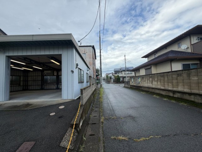 【その他】 | 車庫・倉庫を備えた使い勝手の良い物件‼️
