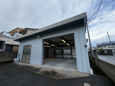 【その他】 | 車庫・倉庫を備えた使い勝手の良い物件‼️