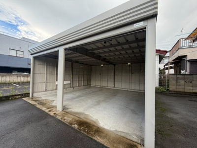 【駐車場】 | 車庫・倉庫を備えた使い勝手の良い物件‼️