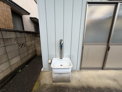 【洗面所】 | 車庫・倉庫を備えた使い勝手の良い物件‼️