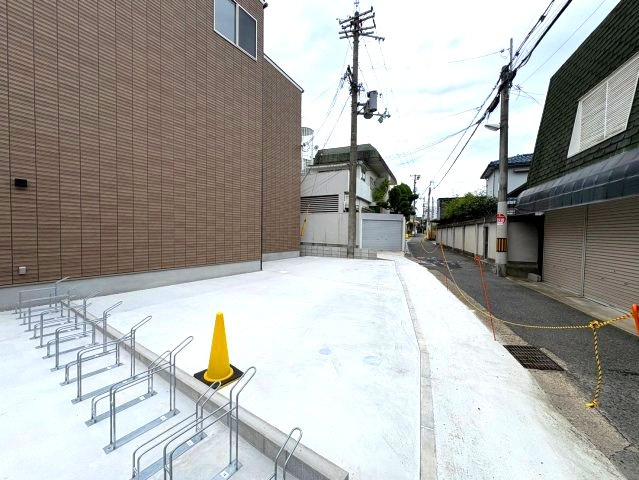 レジーナ本町の駐車場