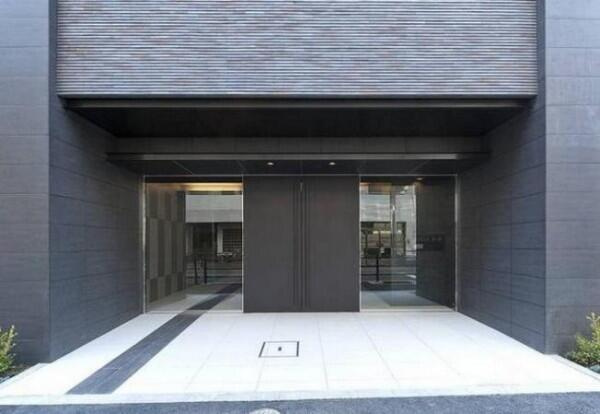 豊島区東池袋２丁目の賃貸マンションのエントランス|外観
