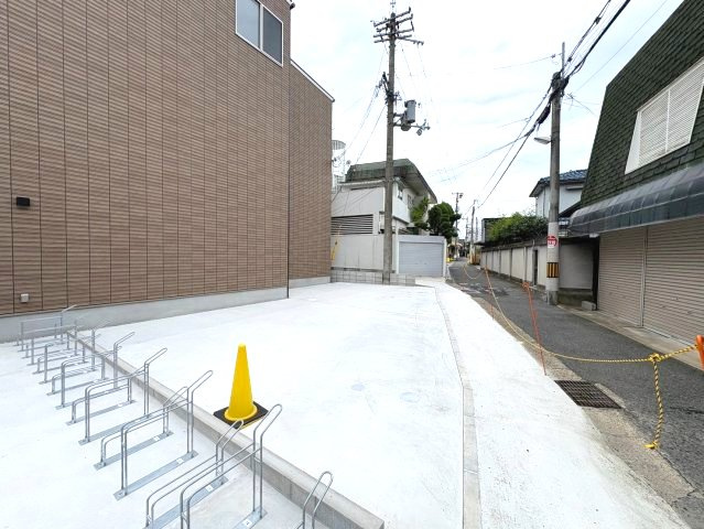 レジーナ本町の駐車場