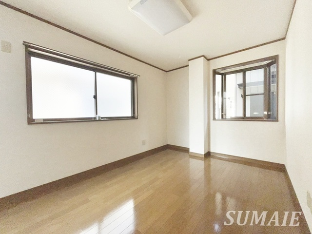ノースグリーンの洋室|角部屋のお部屋です！