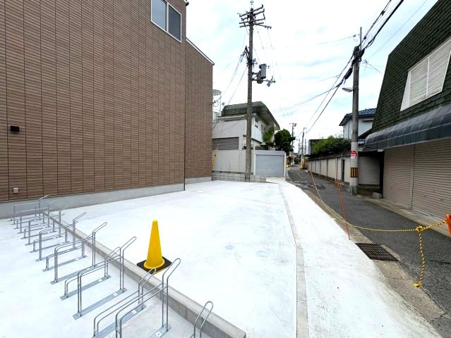 レジーナ本町の駐車場