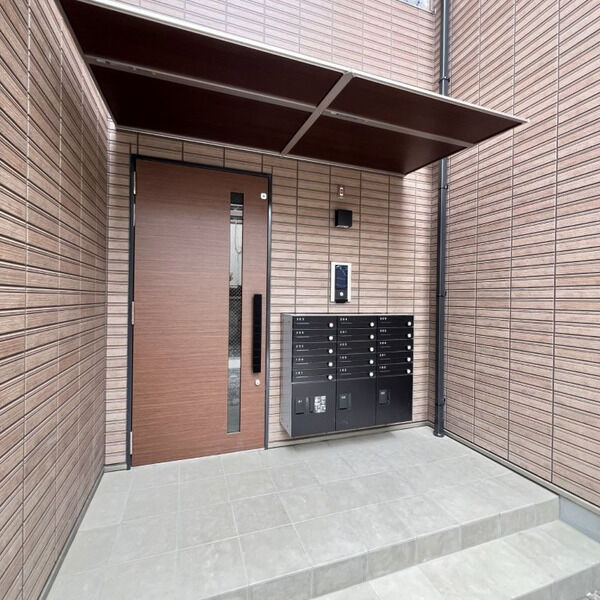 レジーナ本町のエントランス