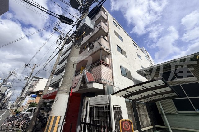 JP小阪の外観|外観も気になるポイント