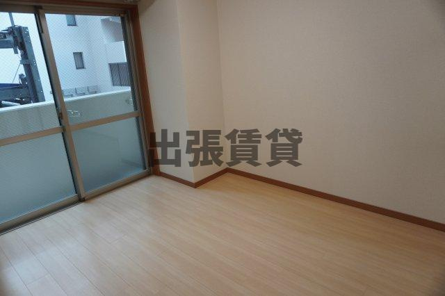 仲介手数料0！！ワイズタワー新栄の居間・リビング