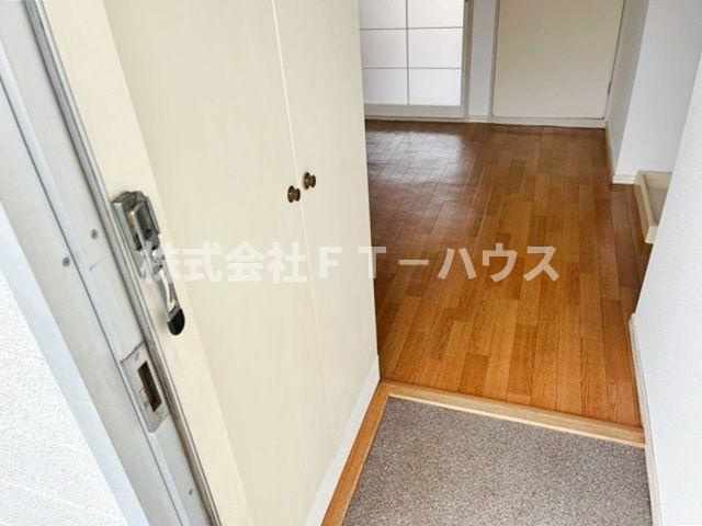 b’CASA本八幡re-bornの玄関