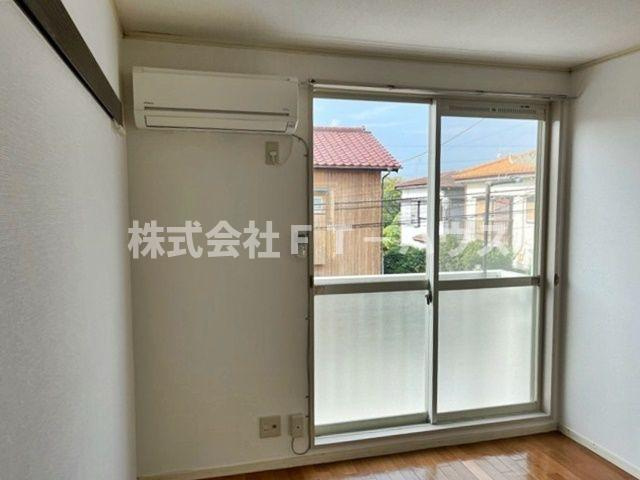 b’CASA本八幡re-bornの居間・リビング