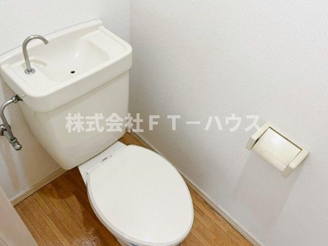 b’CASA本八幡re-bornのトイレ