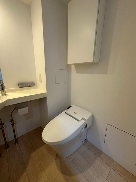 ＺＯＯＭ表参道のトイレ|ゆったりとした空間のトイレです