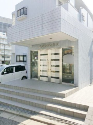 千葉市中央区弁天２丁目の賃貸マンションのエントランス