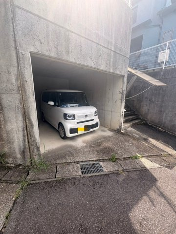 豊田市市木町日影戸建の駐車場