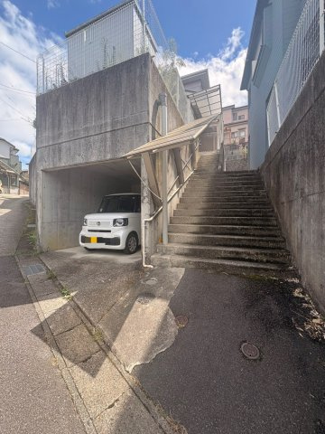豊田市市木町日影戸建の駐車場