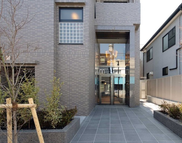 ルーブル東十条弐番館のエントランス