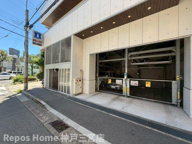 Villa Maria 布引町の駐車場