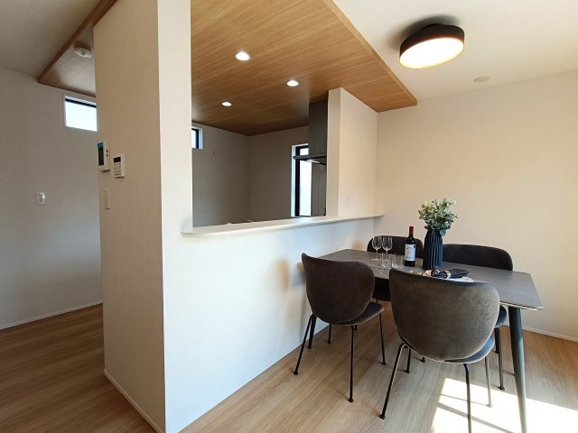 八潮市　西袋　新築戸建　全2棟の居間・リビング|施工例です