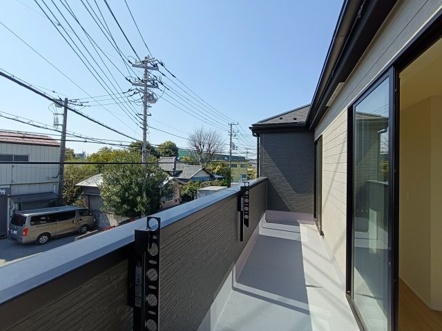 八潮市　西袋　新築戸建　全2棟のバルコニー|施工例です