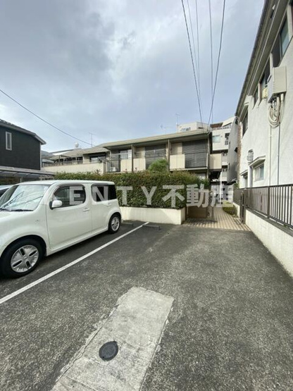 【駐車場】 | ラプラス千鳥 | 駐車場に車を止められます