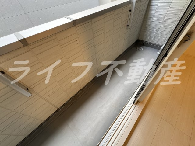 ユニヴェールのバルコニー|外からの目が気にならないバルコニーで洗濯物が干せます