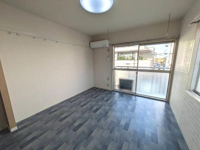クレイン薬円台の居間・リビング